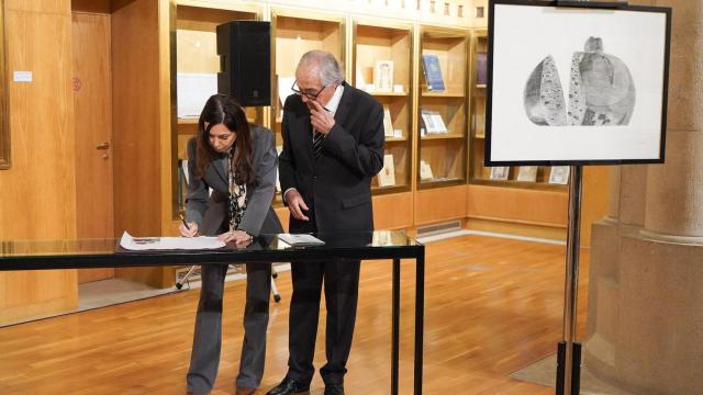Las Cortes de Aragón reciben la donación.