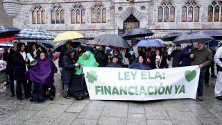 La lluvia no impidió que este viernes, 21 de febrero, más de un centenar de personas, se manifestaran