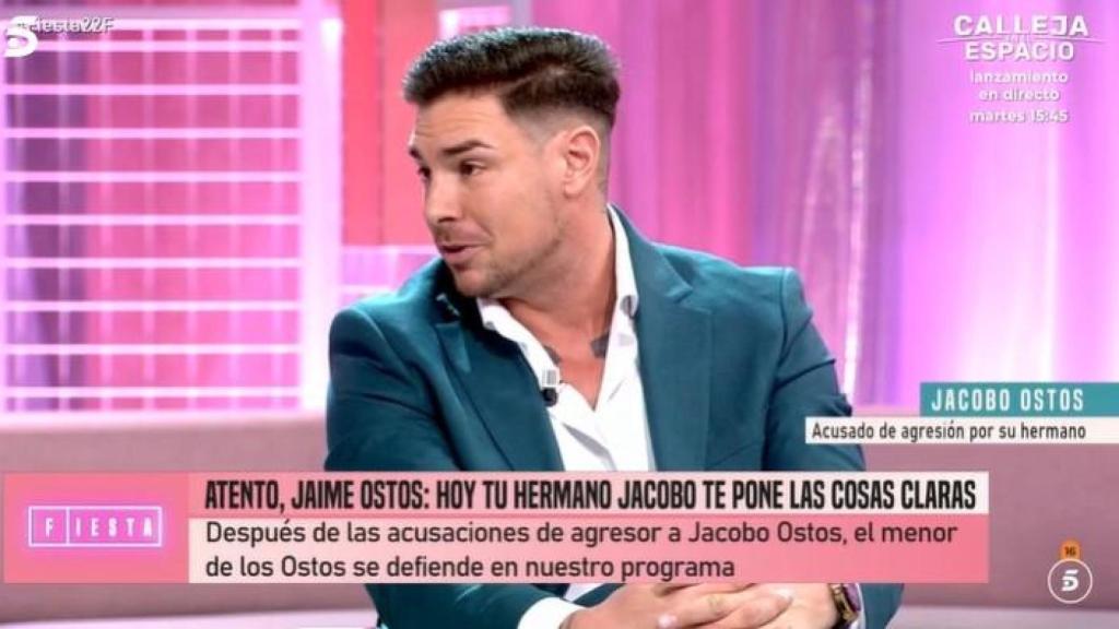 Jacobo Ostos, en el set de 'Fiesta', de Telecinco.