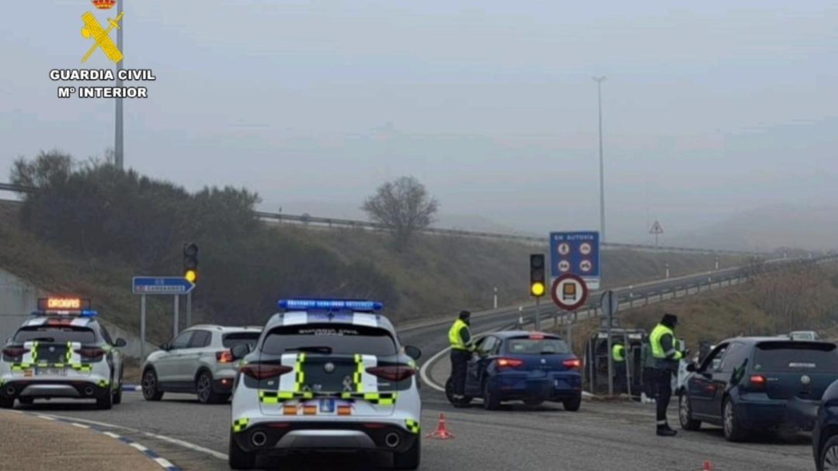 La Guardia Civil caza a un conductor dos veces en un mismo día por conducir sin puntos desde hace ocho años