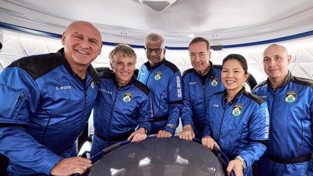 Tripulación de la misión NS-30 de Blue Origin con Jesús Calleja.