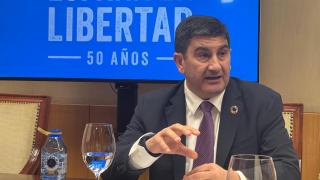 El delegado del Gobierno, Pedro Blanco, en la reunión celebrada por la celebración de los '50 anos de España en Liberdade'.