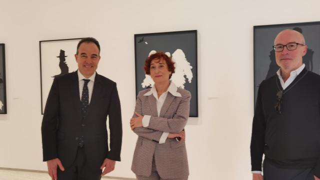 Antonio Peral, Rosa Castells y Javier Romero, en la inauguración este miércoles.