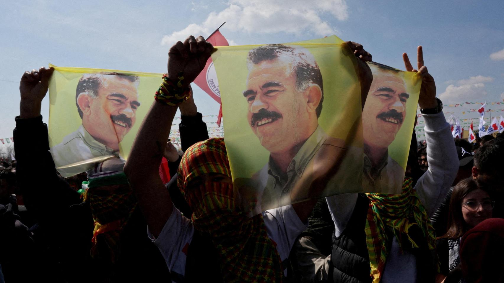 El PKK turco anuncia un alto el fuego completo y un futuro desarme bajo la dirección de su fundador Abdullah Öcalan