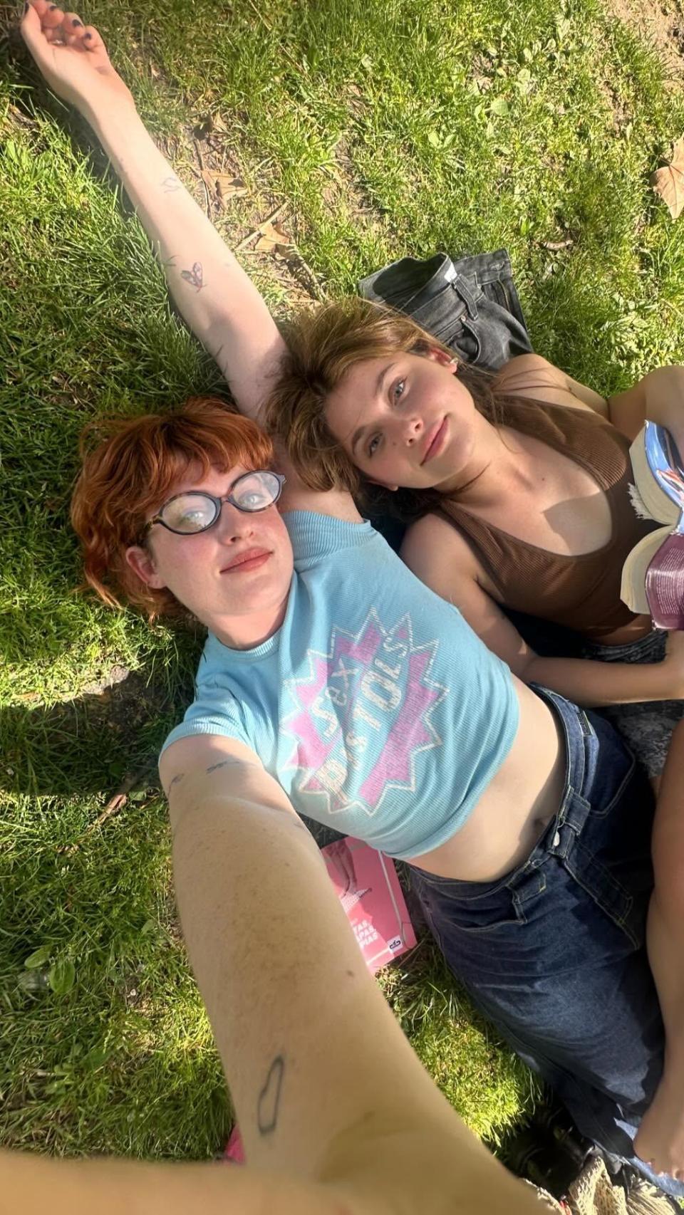 Chloé y Nicole Wallace, en una imagen de sus redes sociales.