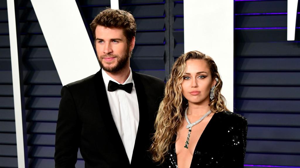 Liam Hemsworth y Miley Cyrus en la fiesta de Vanity Fair Post-Dark en 2019.