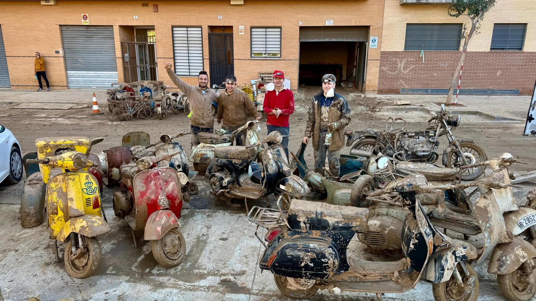 La nueva vida de más de 30 vespas arrasadas por la dana que se trasladarán a Valladolid: "Es un tributo a los fallecidos"