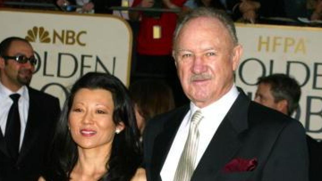 Gene Hackman y su esposa en un acto público.