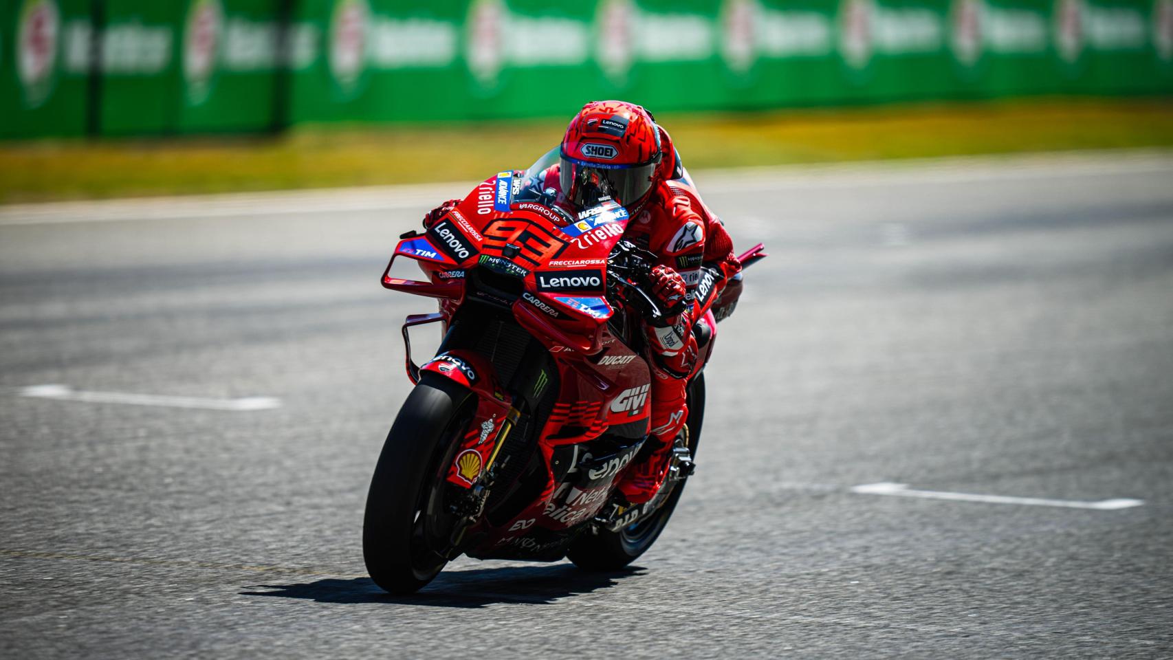 Marc Márquez arranca la temporada en Tailandia con su primera pole vestido de rojo