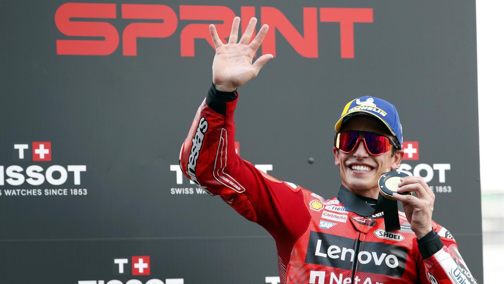 Marc Márquez arrasa en la carrera al sprint en Tailandia y asalta el liderato de MotoGP