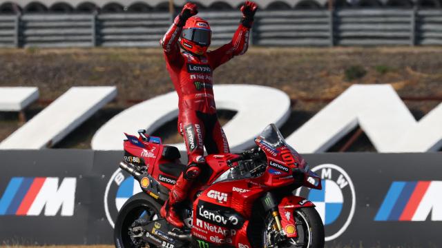 Marc Márquez celebra la victoria en el GP de Tailandia.