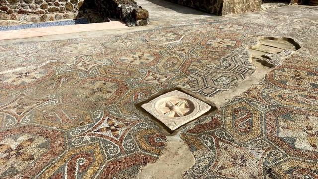 Uno de los mosaicos recuperados en El Saucedo.