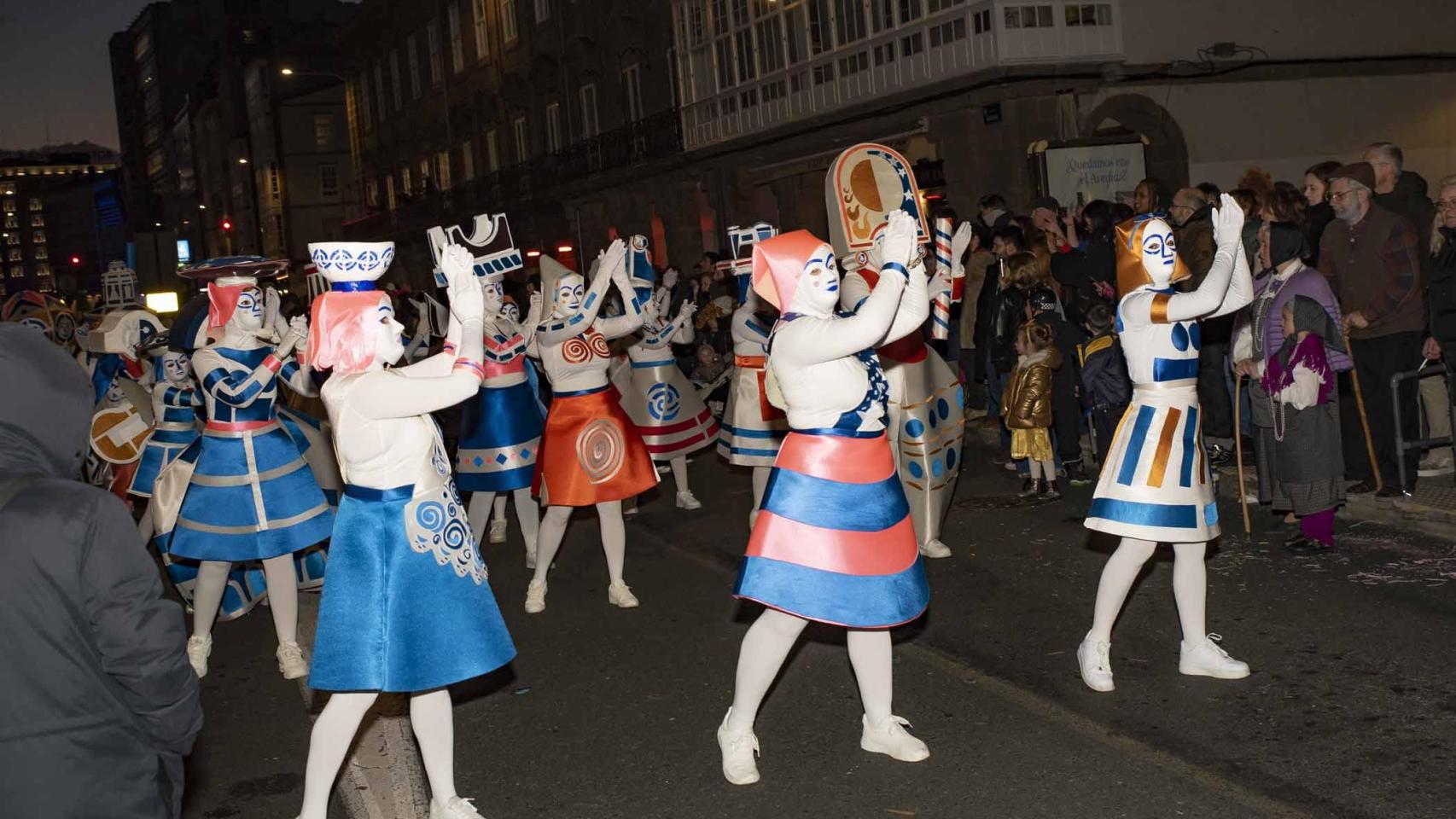 Así vivió A Coruña el sábado de Carnaval: desfile de comparsas y disfraces en imágenes