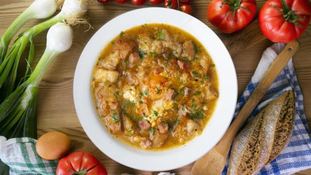Un plato sencillo y reconfortante (Imagen de archivo)