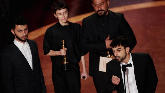 Basel Adra, Rachel Szor, Hamdan Ballal y Yuval Abraham recogen el Oscar a mejor documental por No Other Land