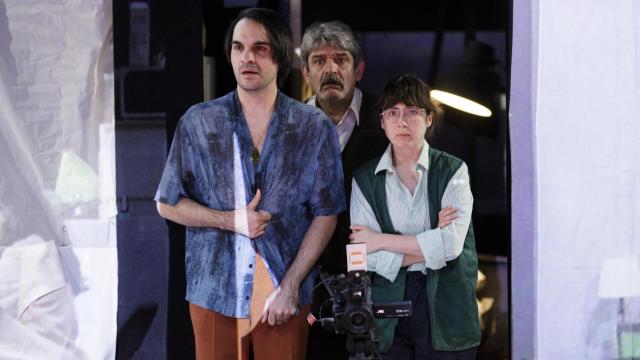 Eneko Sagardoy, Macarena Sanz y Albert Ribalta durante un ensayo de 'Vulcano'. Foto: Bárbara Sánchez Palomero