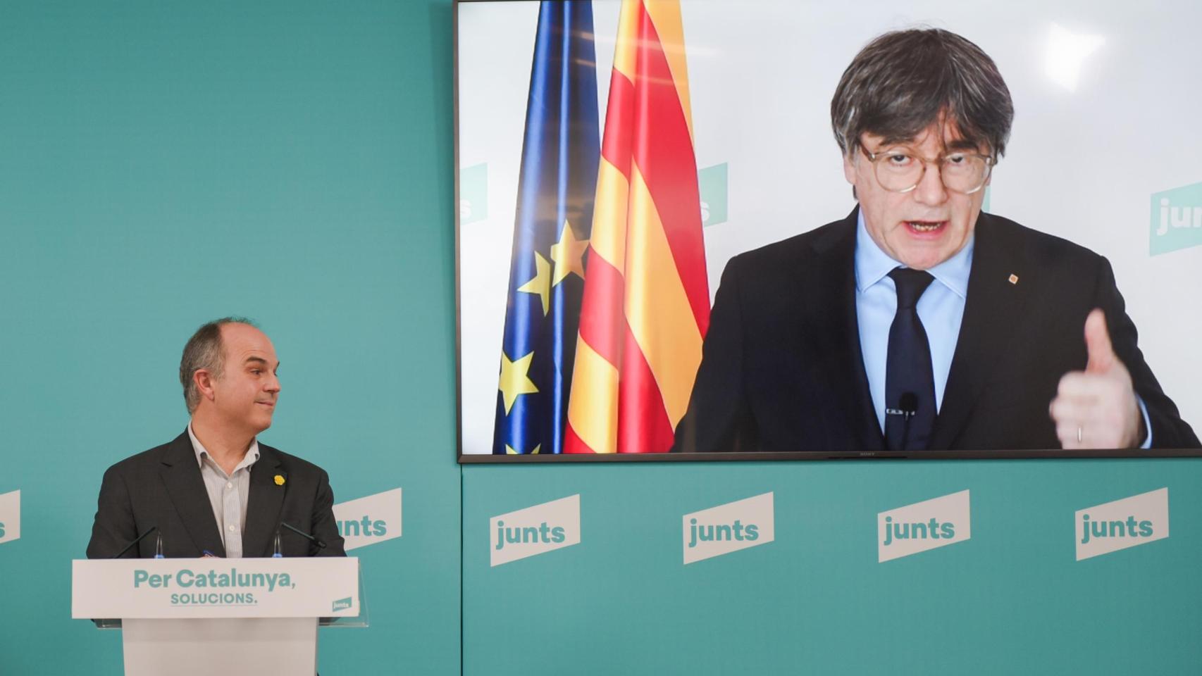 Puigdemont se jacta de lograr "una competencia propia de un Estado" y Junts avisa: "Sin catalán no habrá papeles"