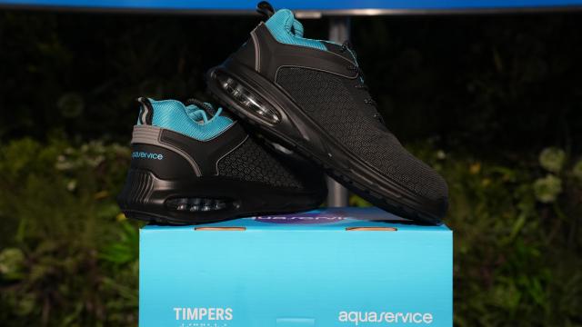 Los nuevos zapatos de Aquaservice y Timpers.