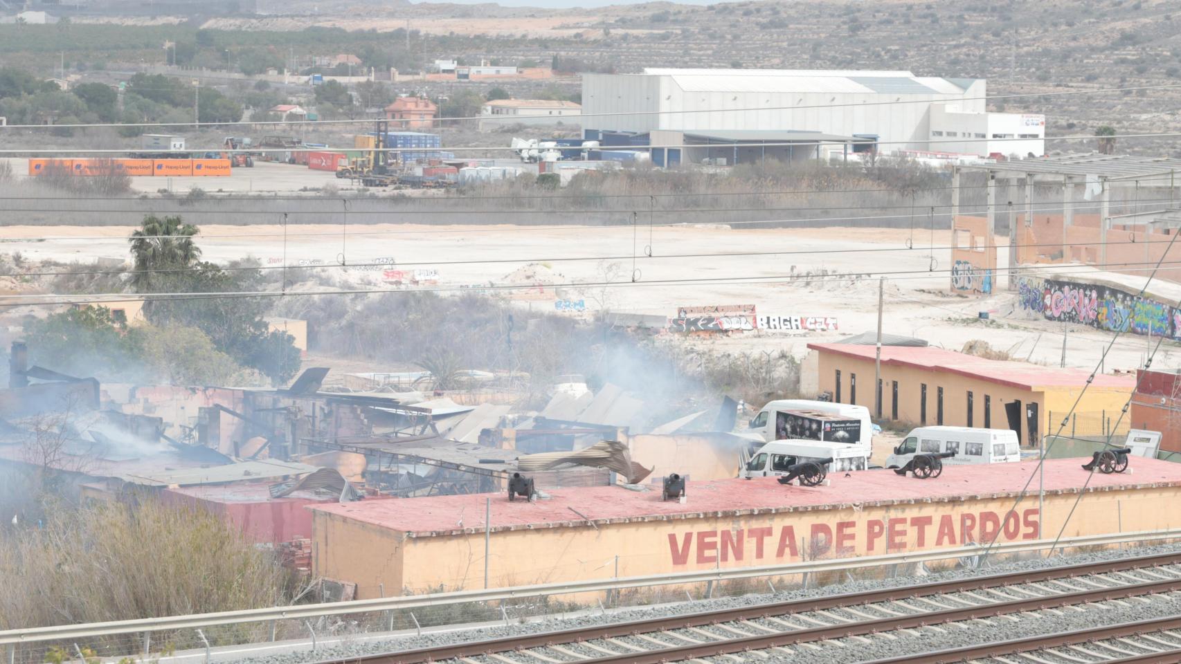 Encuentran el cuerpo de Pedro Luis Sirvent en la explosión pirotécnica con cuatro heridos en Alicante