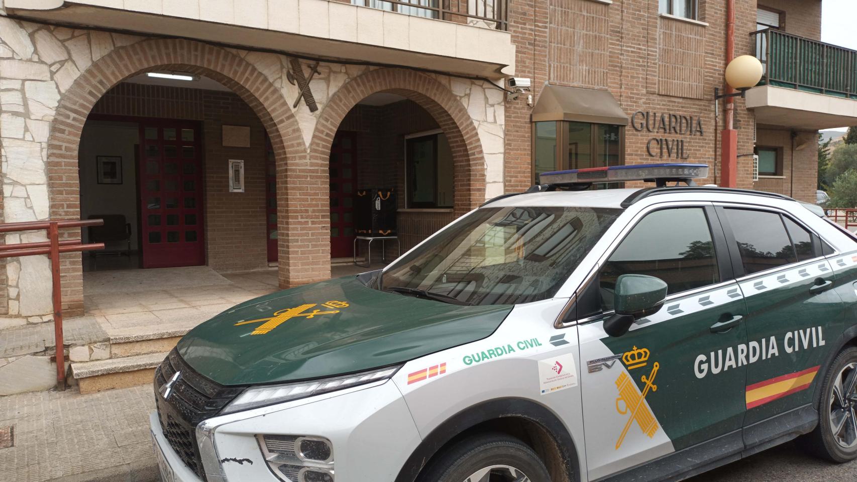 La Guardia Civil detiene a un ladrón encapuchado con una bolsa de plástico por un robo en un bar de Fraga (Huesca)