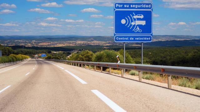 Ya es oficial: los tres nuevos Aviso de radar en una autopista espñaola.