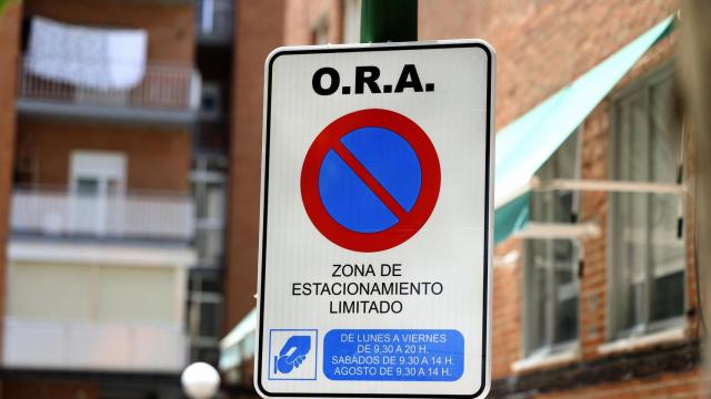 Señal de la Zona Ora de estacionamiento regulado, imagen de archivo. Europa Press