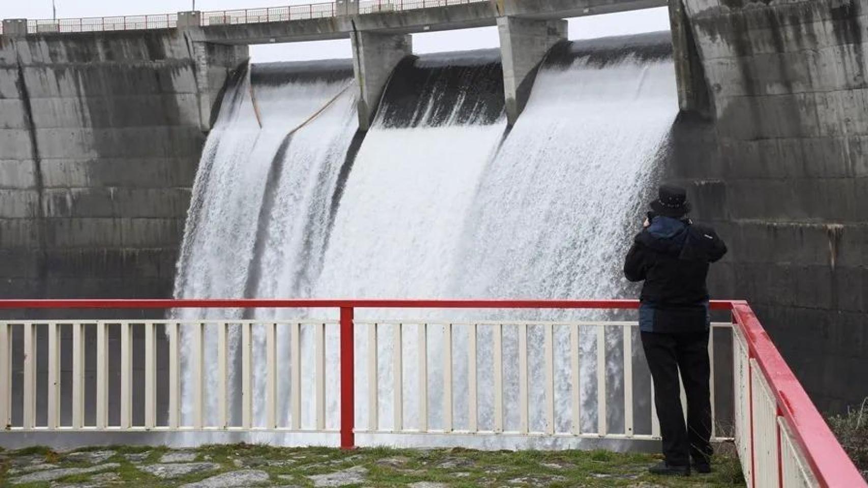 Llega lo peor de la borrasca Jana: la Aemet activa avisos en media España por lluvias de hasta 100 l/m2, fuertes vientos y nevadas