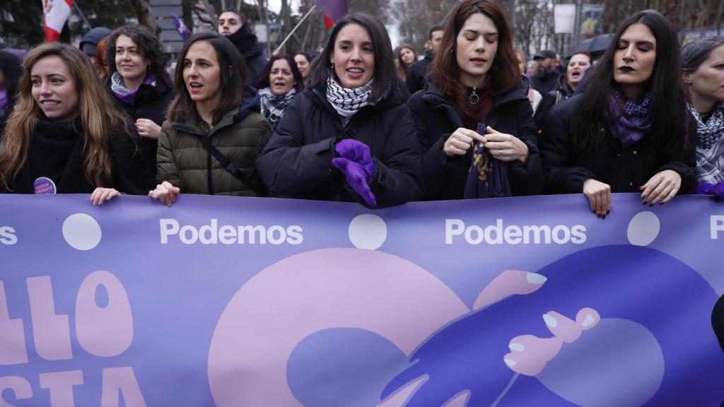 Irene Montero,  Ione Belarra e Isa Serra, durante la manifestación de este sábado.