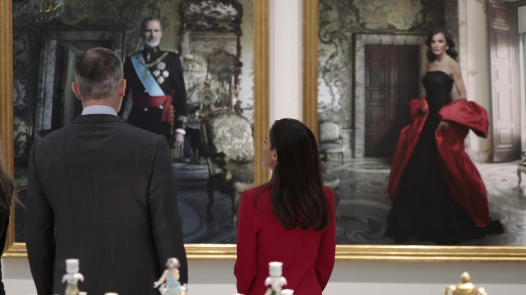 Los reyes Felipe y Letizia posan frente a sus retratos, cineasta de Annie Leibovitz.