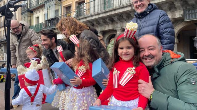 Domingo de Piñata en la plaza Mayor de Segovia