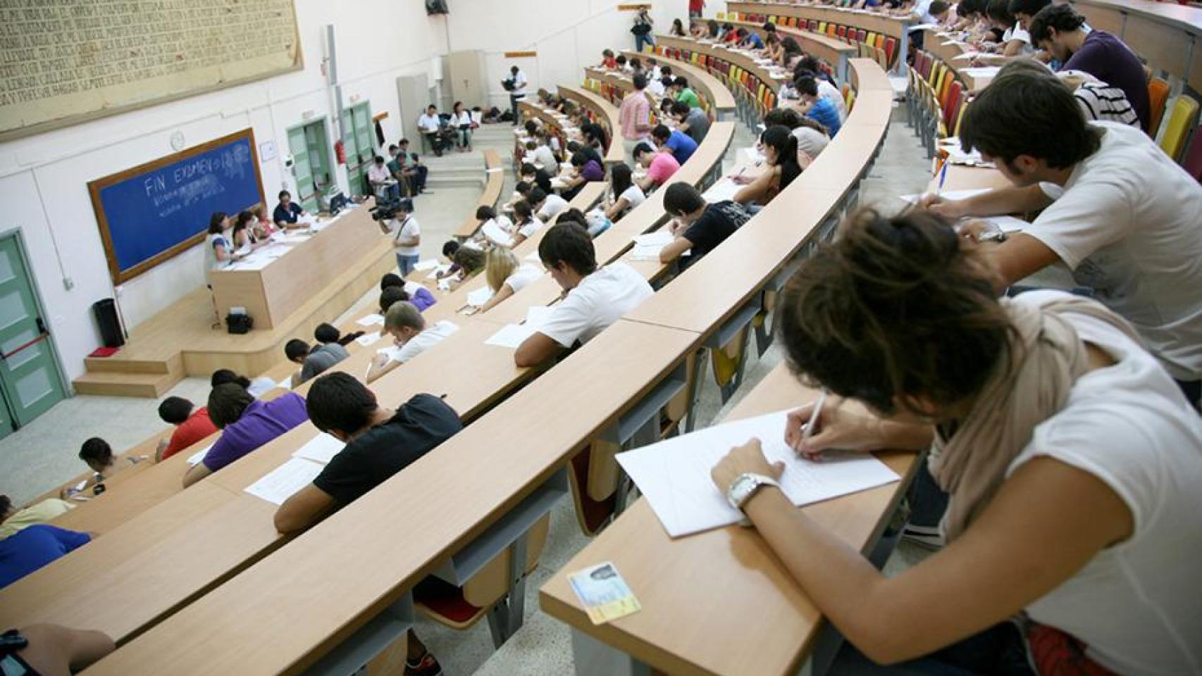 La Junta ofrece 21 millones de euros extra a las universidades para "mejorar la financiación del sistema público" andaluz