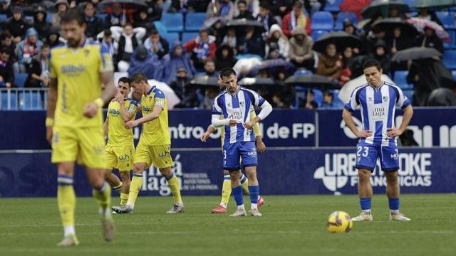 Málaga 2-1 Cádiz | Chaparrón y jarro de agua helada