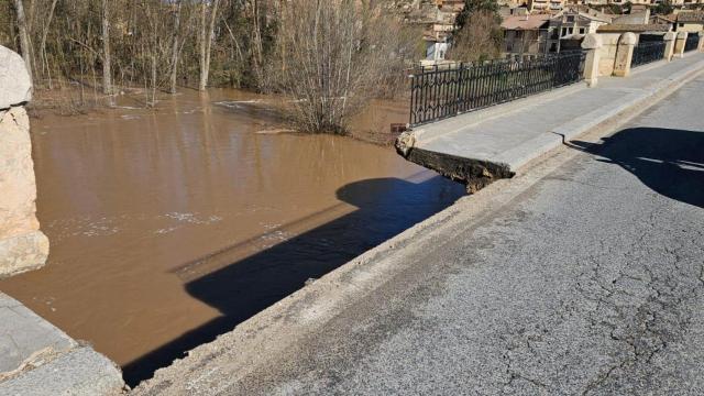 Desprendimiento del puente en San Esteban de Gormaz, en la provincia de Soria