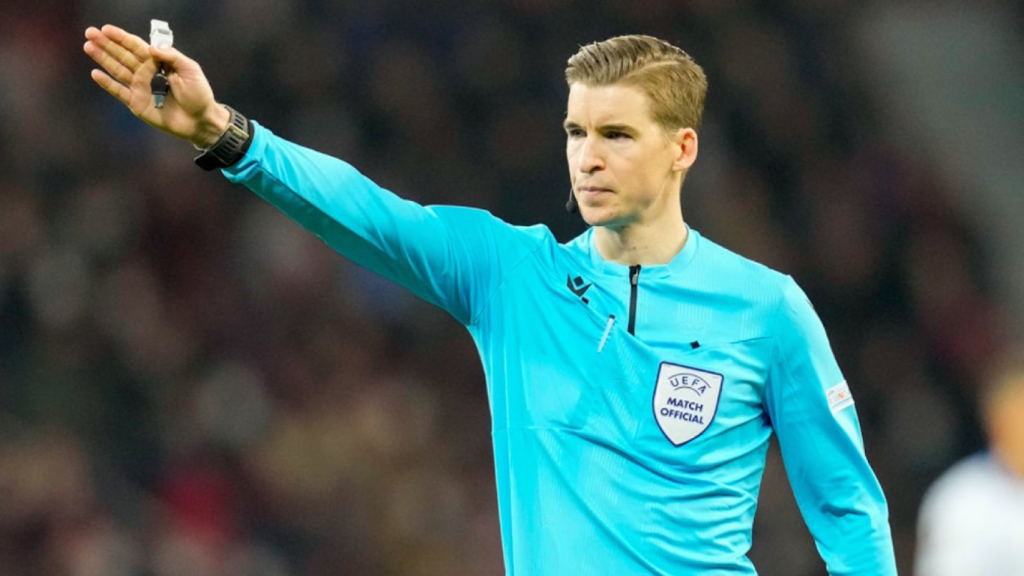 François Letexier, árbitro del Barcelona - Benfica de la Champions League