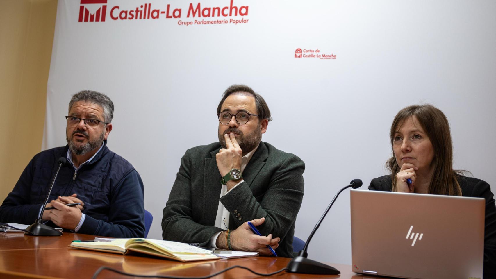 Núñez anuncia una enmienda a la Ley de Acompañamiento para reconocer la carrera profesional en Castilla-La Mancha