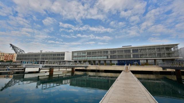 Sede de Lanzadera en la Marina de Valencia.