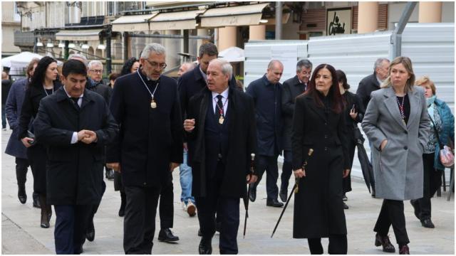 Autoridades a su llegada a la misa en la Catedral de Lugo