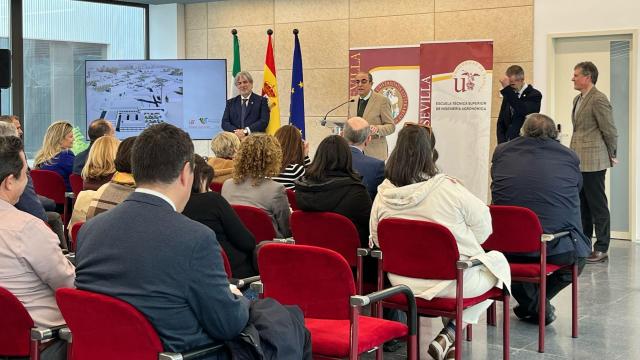 El rector de la US, Miguel Ángel Castro, en el acto de inauguración del nuevo edificio de la ETSIA.