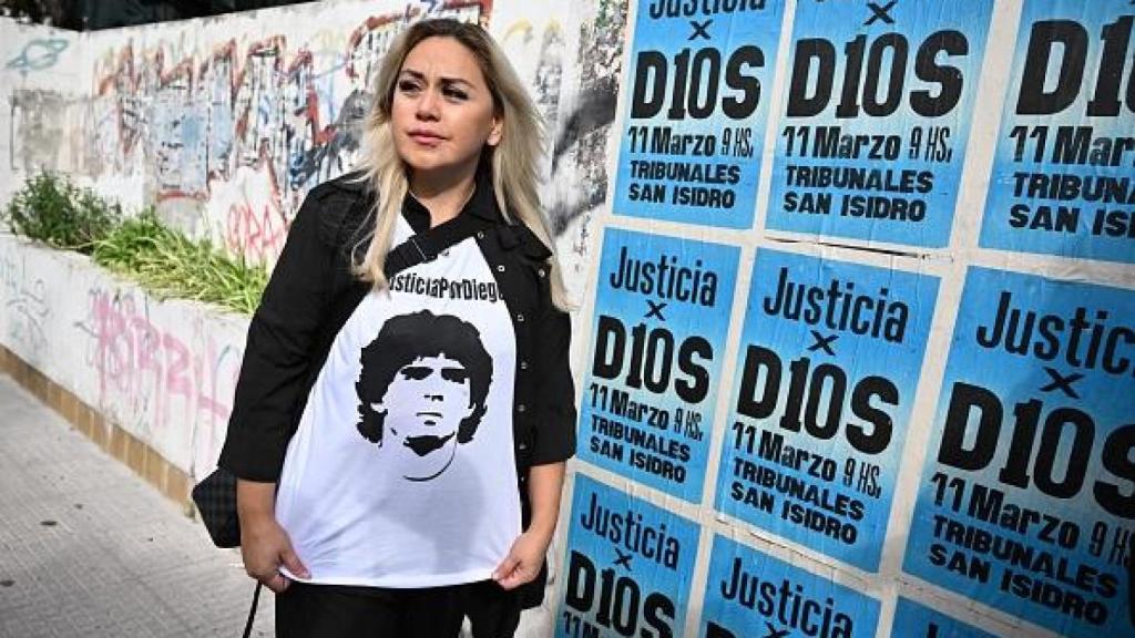 Verónica Ojeda, ex Diego Armando Maradona, llegando al juicio.