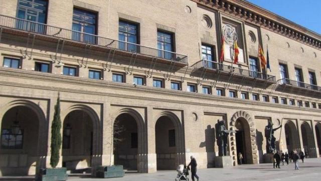 Fachada del Ayuntamiento de Zaragoza.