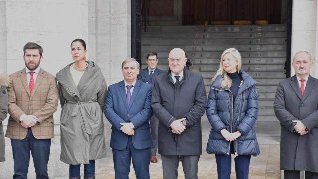 Minuto de silencio en el Ayuntamiento de Valladolid por las víctimas del 11M