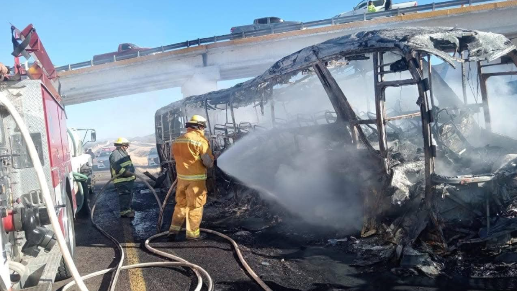 Al menos 14 muertos por el choque entre un autobús y un camión en el norte de México