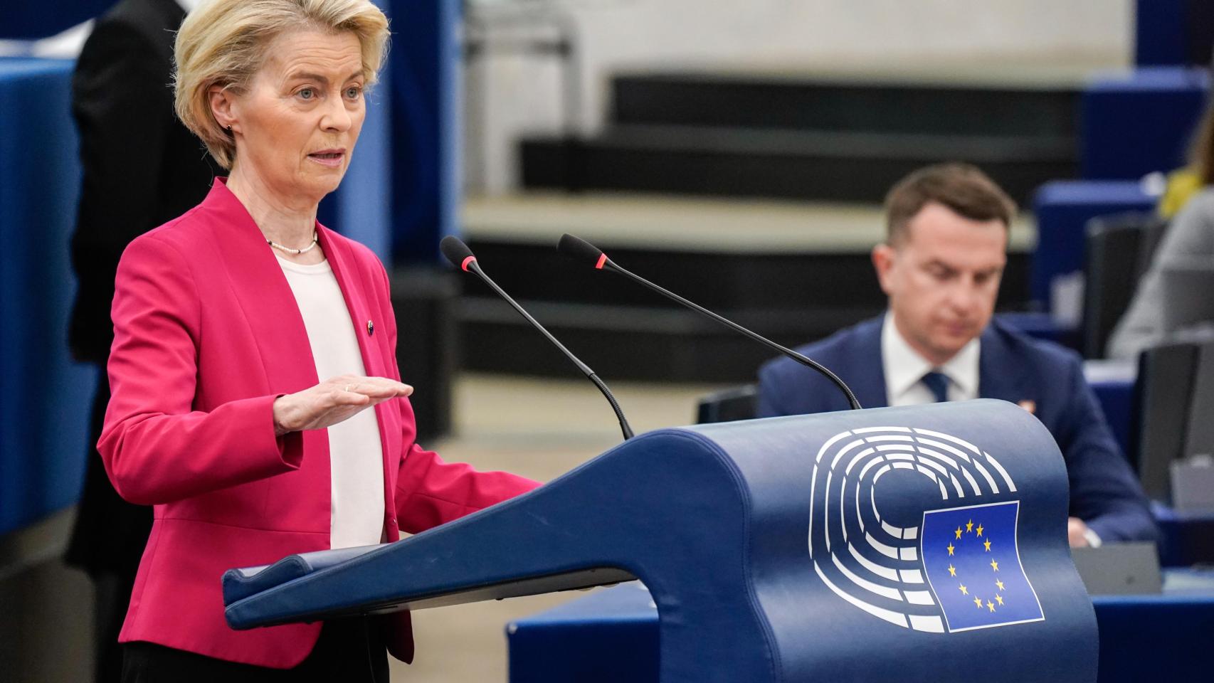 Von der Leyen responde a Sánchez que "la mayor parte" del gasto militar debe salir de los presupuestos nacionales