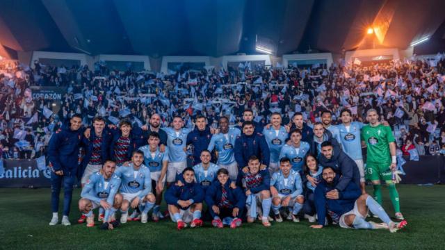 El Celta posa el día de la despedida de la grada de Gol.