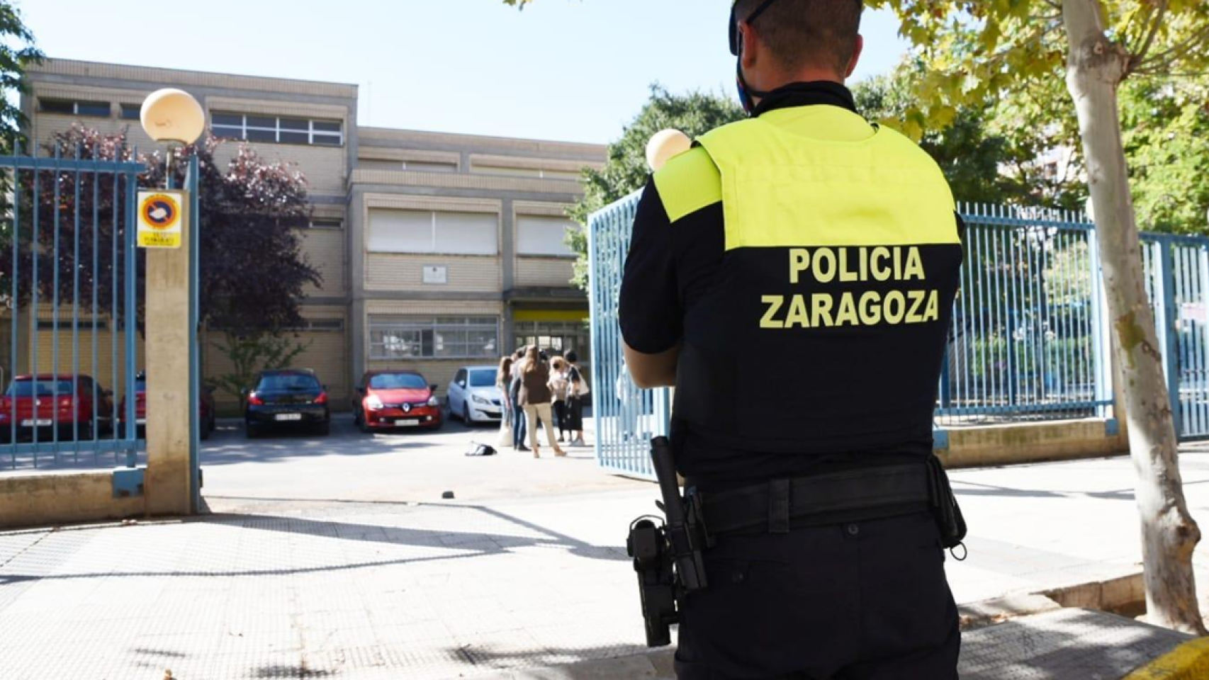 Detenido un joven por la oleada de incendios en Zaragoza: cuatro contenedores y tres coches en menos de dos horas