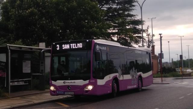 Imagen de archivo de un autobús urbano de Palencia