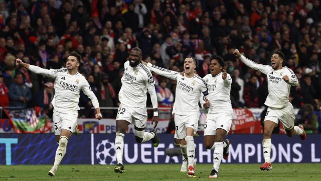 El Real Madrid celebra el pase a los cuartos de final ante el Atlético de Madrid.