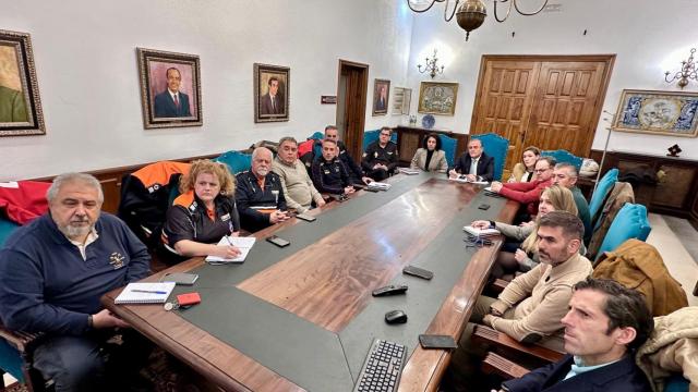 Reunión de Gregorio con el CECOPAL y el CECOP. Foto: Ayuntamiento de Talavera.