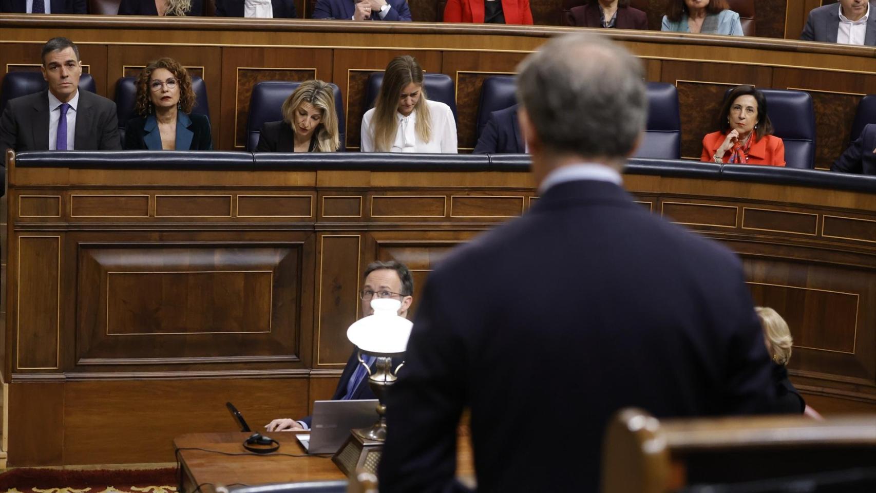 Última hora política, en directo | El Gobierno no descarta llevar al Congreso la votación del aumento del gasto en Defensa