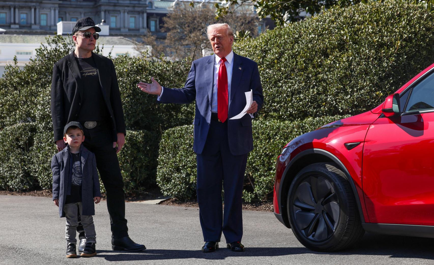 Trump, Musk y su hijo en la Casa Blanca.